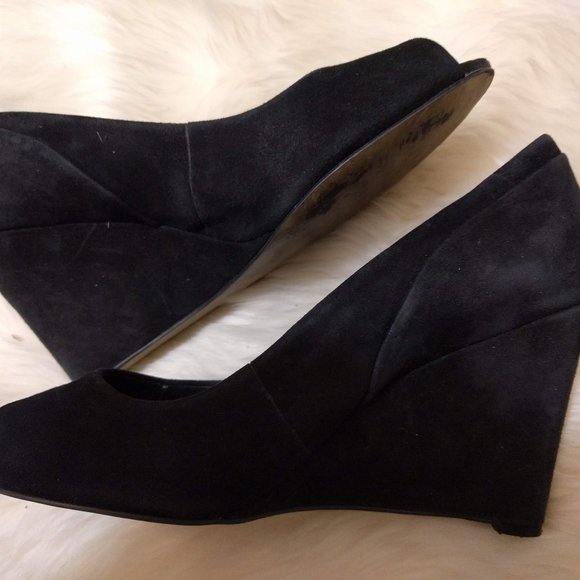 Black Suede Open Toe Wedge Shoes - Picture 1 of 4